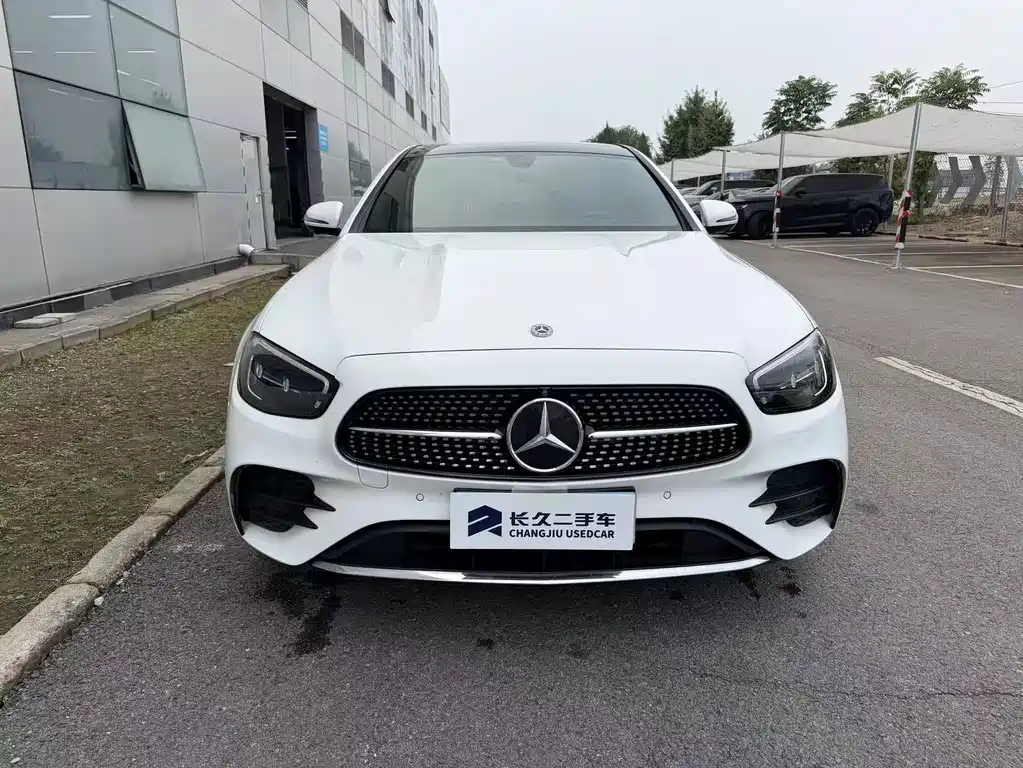 Mercedes-Benz E-Class — миниатюра 2