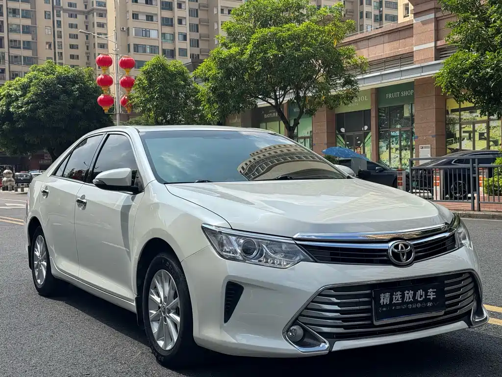 Toyota Camry — миниатюра 3