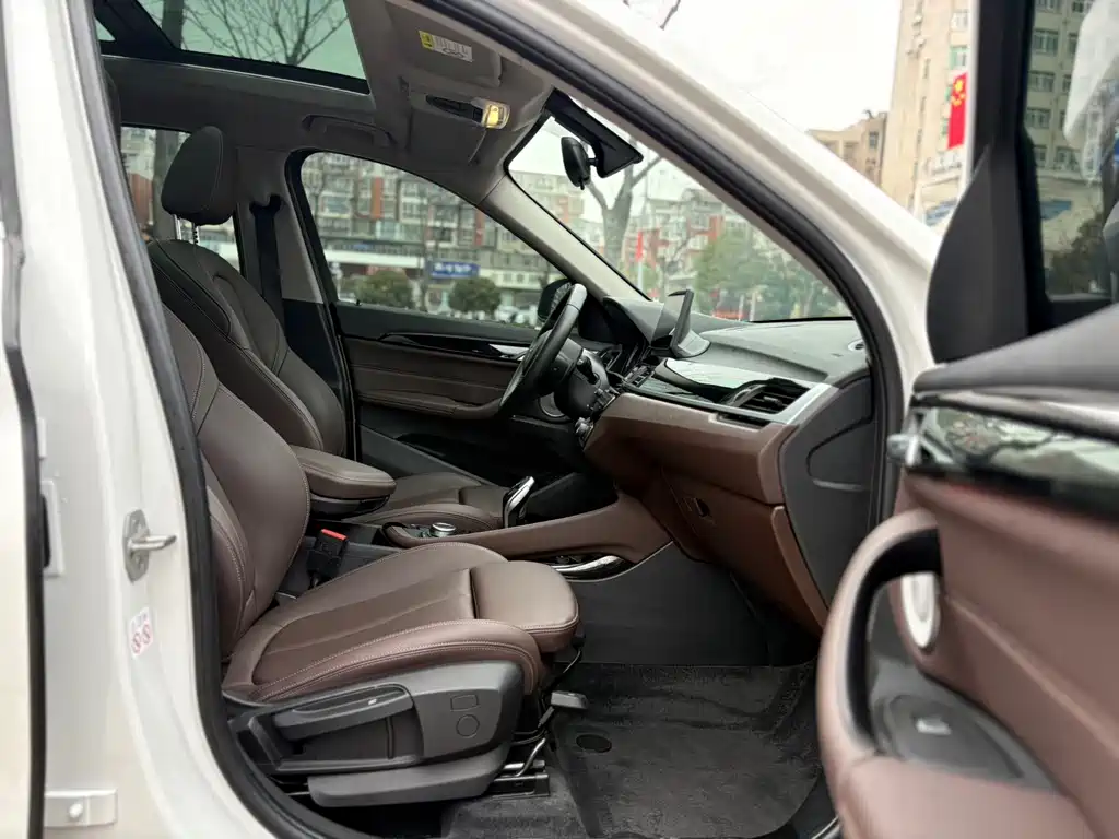 BMW X1 — миниатюра 10