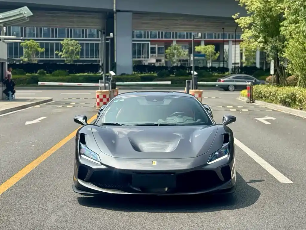 Ferrari F8 2022