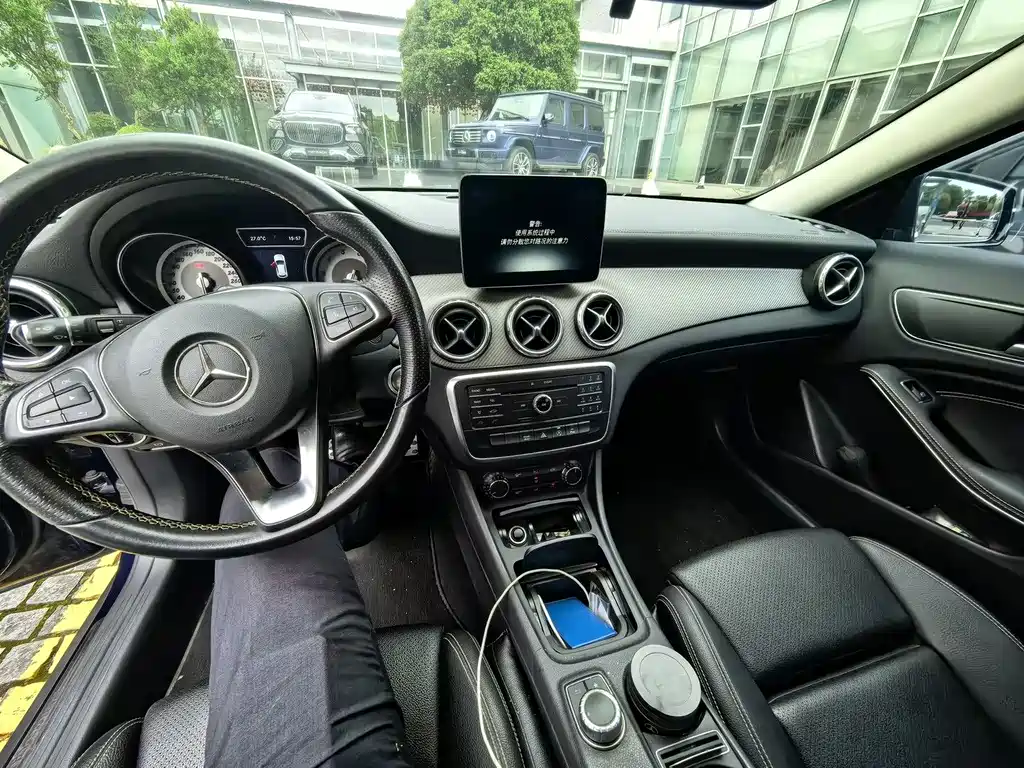 Mercedes-Benz GLA 2017 GLA 200 Fashion
