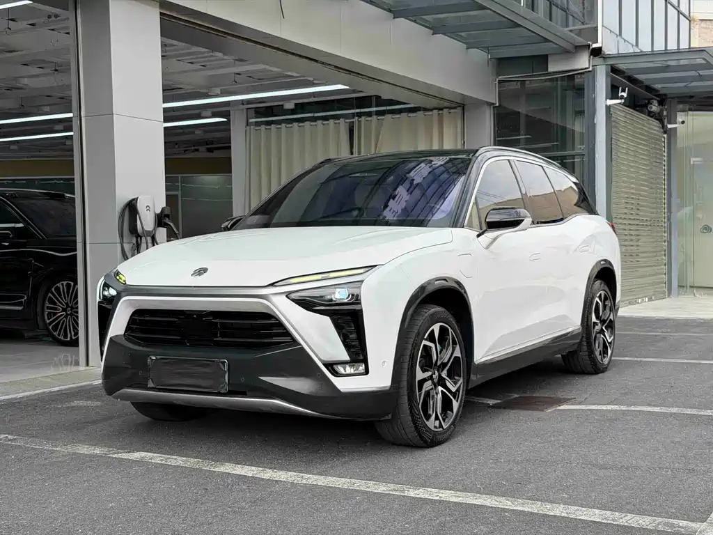 NIO ES8