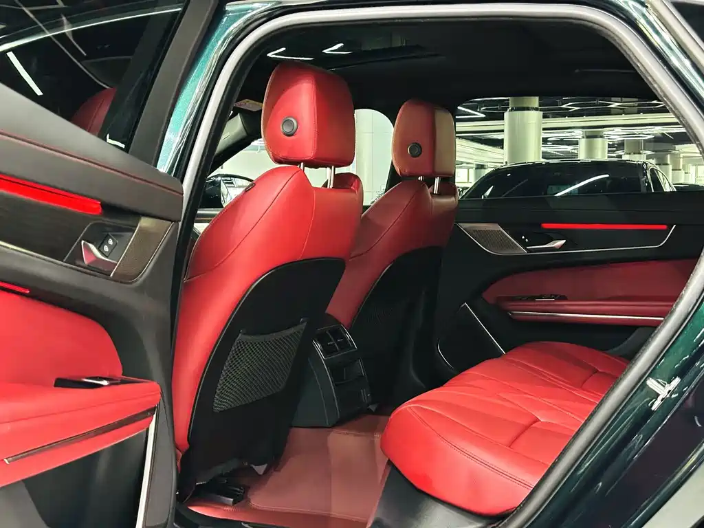 Jaguar XFL — миниатюра 6