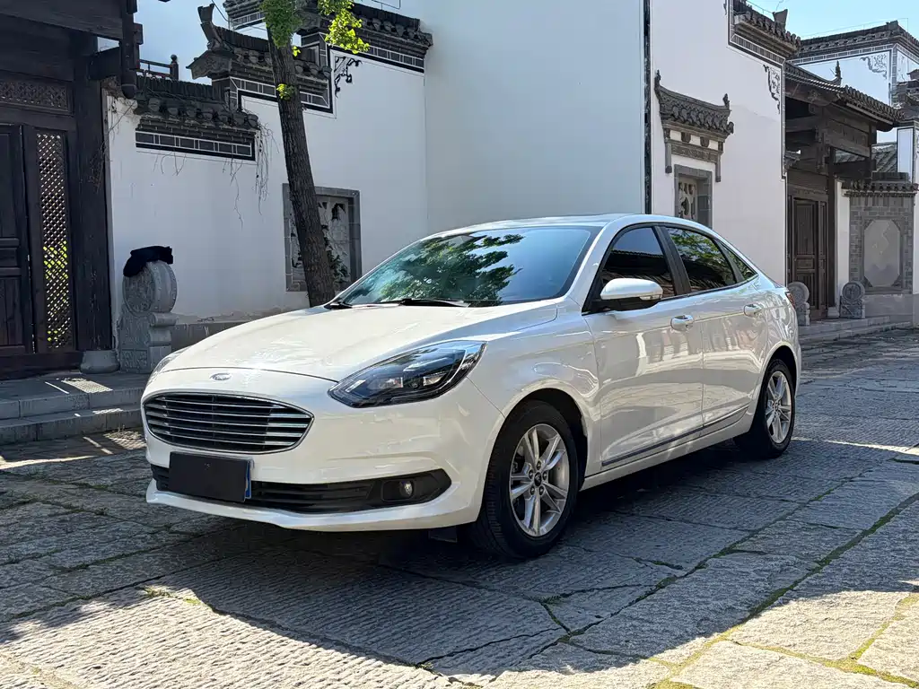 Ford Escort 2021