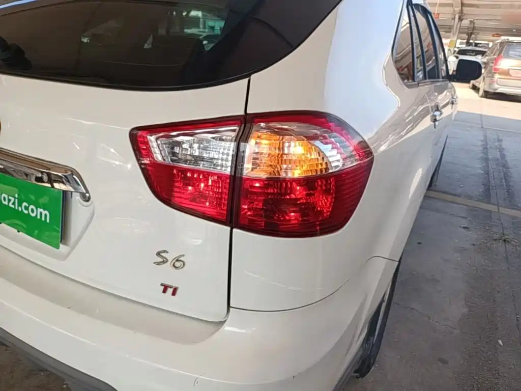 BYD S6 — миниатюра 8