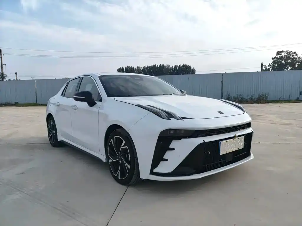 Lynk & Co 03 — миниатюра 3