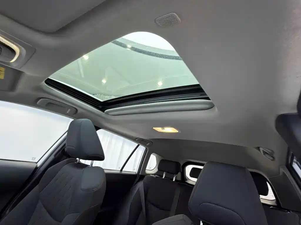 Toyota Corolla Cross — миниатюра 13