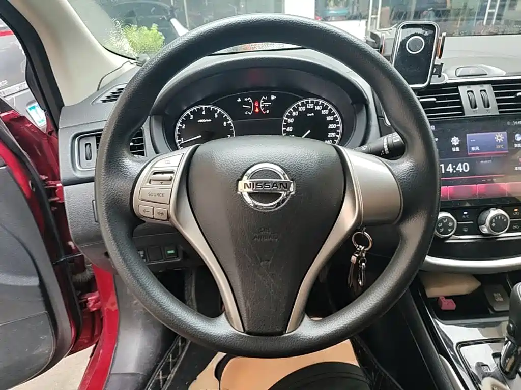Nissan Tiida — миниатюра 11