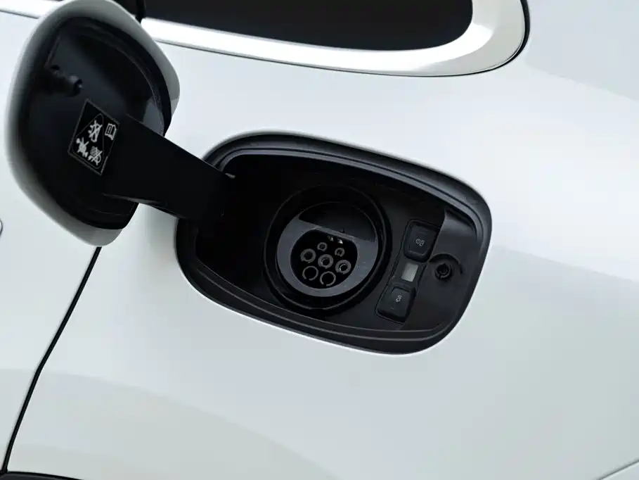 Porsche Cayenne Hybrid — миниатюра 7