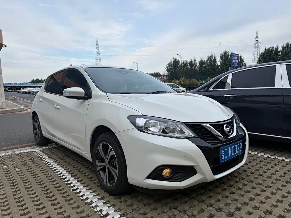 Nissan Tiida — миниатюра 3