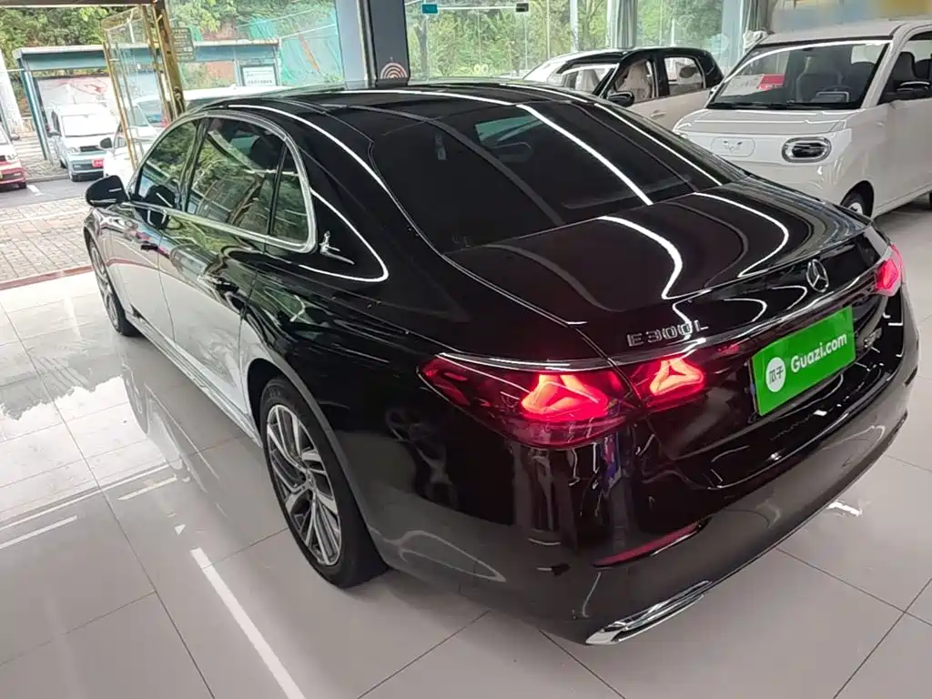 Mercedes-Benz E-Class — миниатюра 5