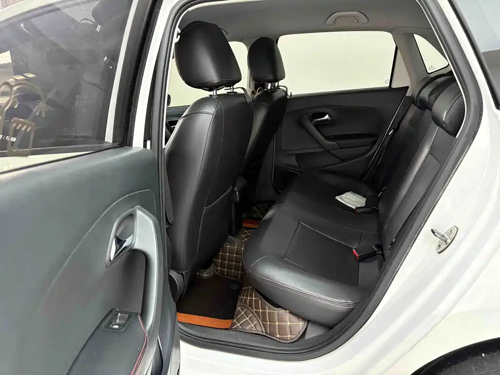 Volkswagen Polo — миниатюра 7