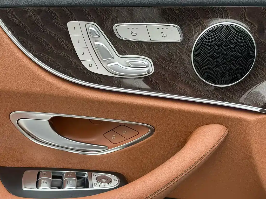 Mercedes-Benz E-Class (Import) — миниатюра 7