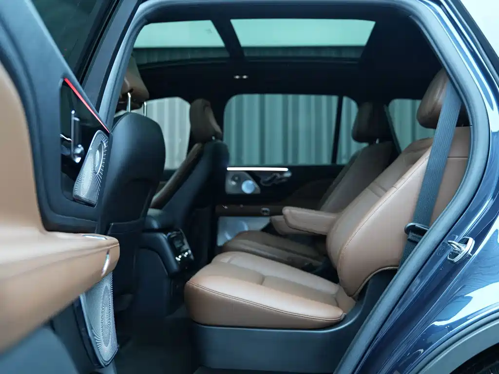 Lincoln Aviator — миниатюра 17