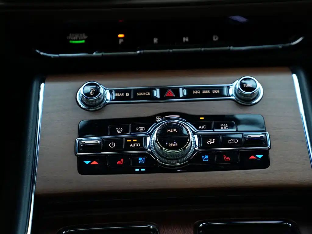 Lincoln Aviator — миниатюра 15