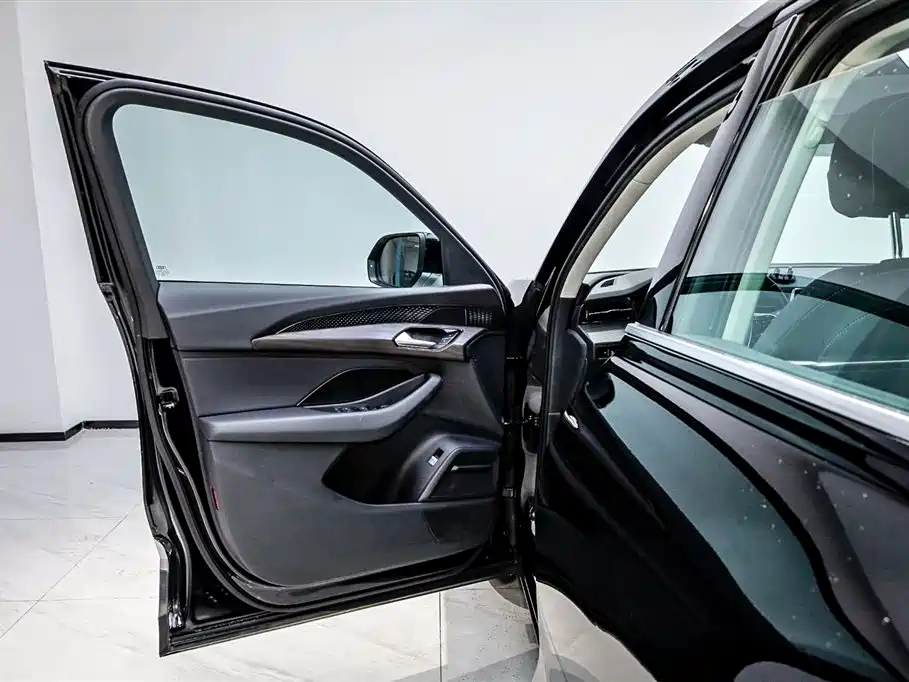 Audi Q6 2024 40 TFSI quattro 7 мест