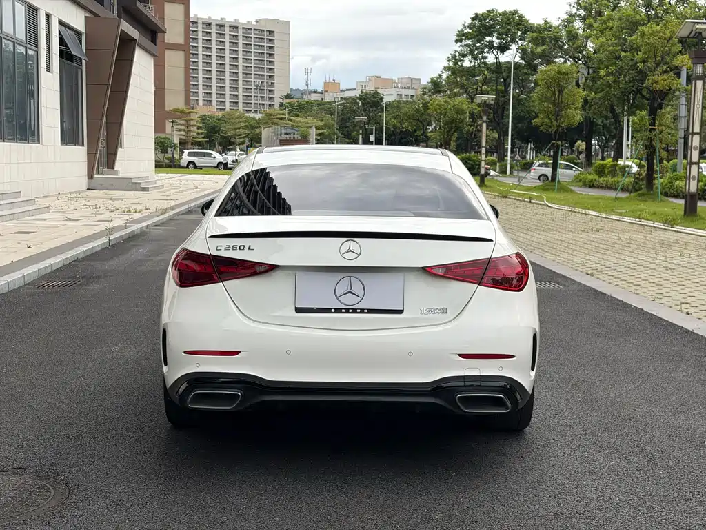 Mercedes-Benz C-Class — миниатюра 3