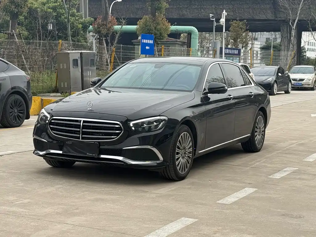 Mercedes-Benz E-Class 2023