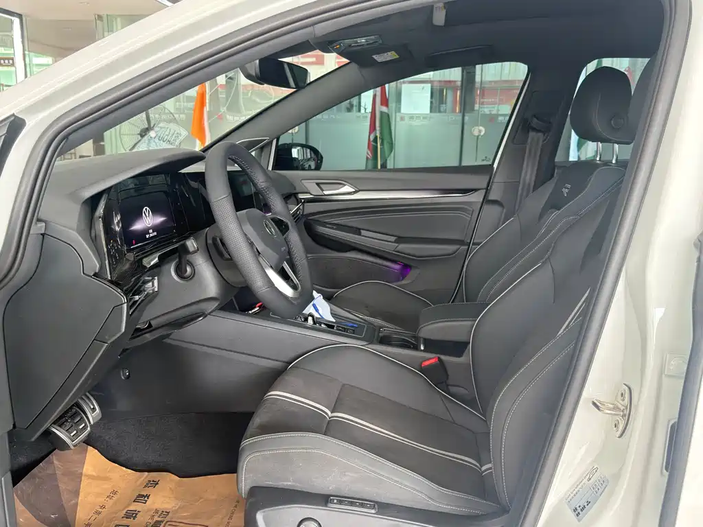 Volkswagen Golf 2023 280TSI DSG R-Line