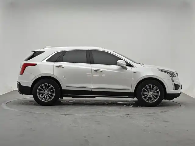 Cadillac XT5 — миниатюра 3