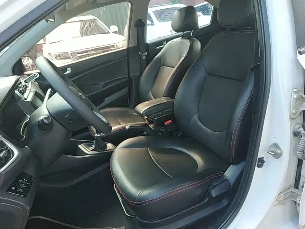 Hyundai Verna - фото 15