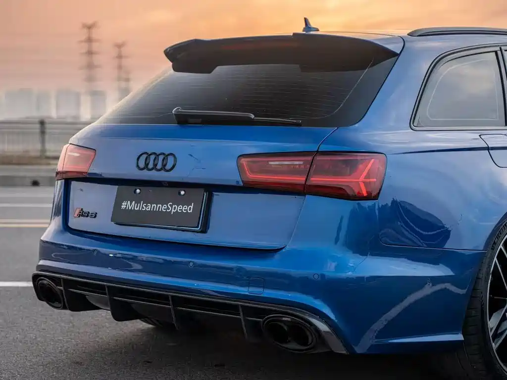 AUDI RS 6