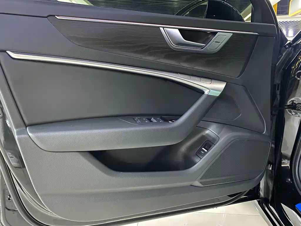 Audi A6L — миниатюра 5