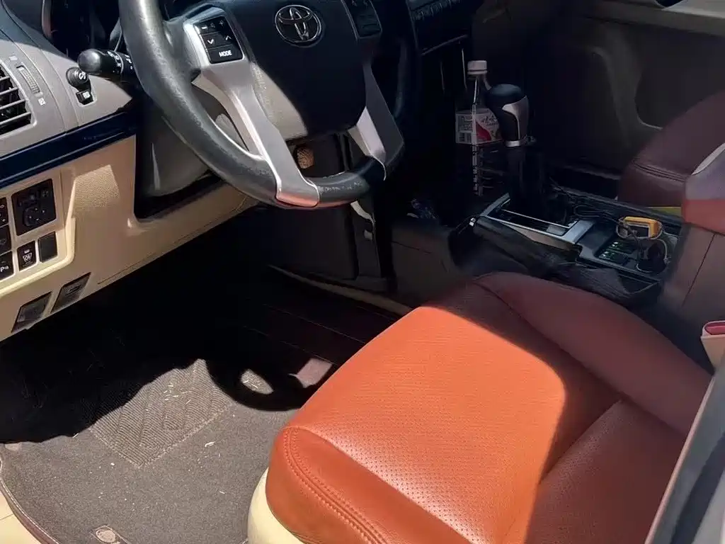 Toyota Land Cruiser Prado 2014 2.7L AT Luxury