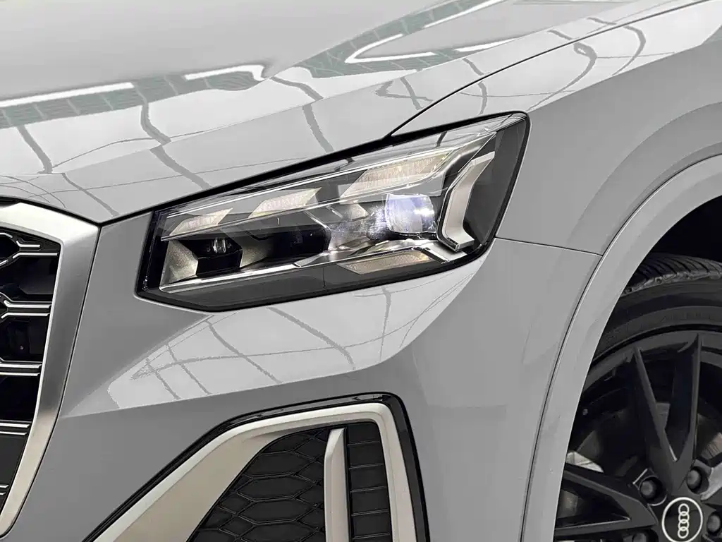 Audi Q2L — миниатюра 3