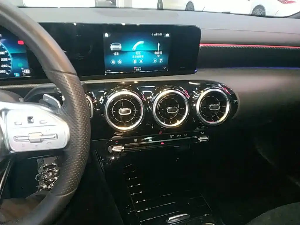 Mercedes-Benz A-Class — миниатюра 13