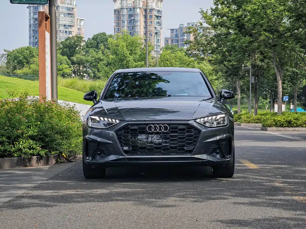 Audi A4L 2025 200 Enjoy 40 TFSI Luxury