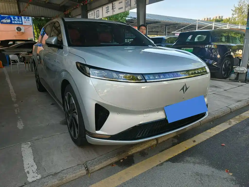 DONGFENG EΠ008