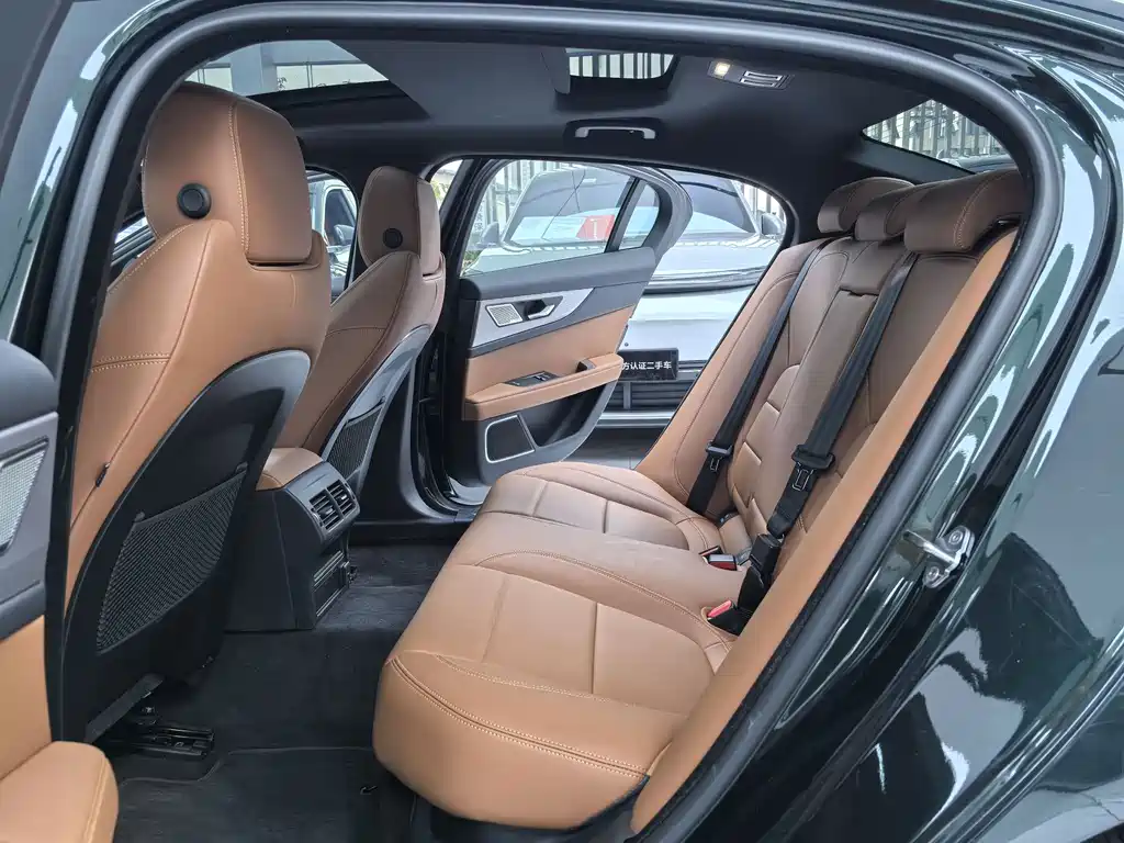 Jaguar XEL — миниатюра 10