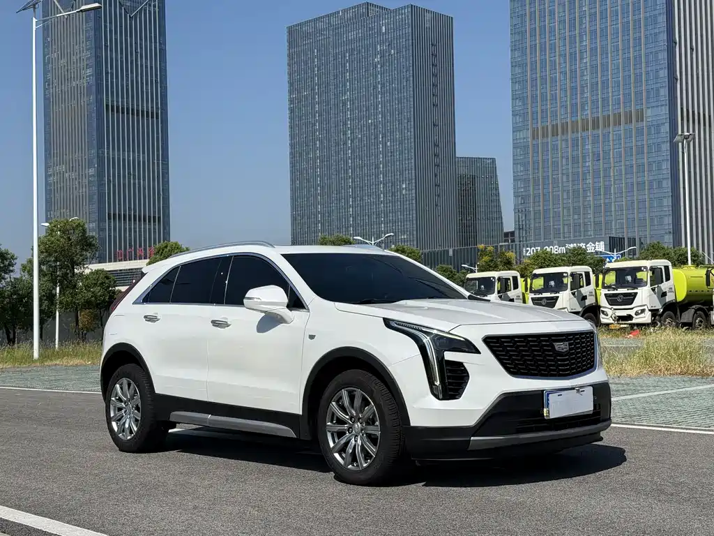 CADILLAC XT4