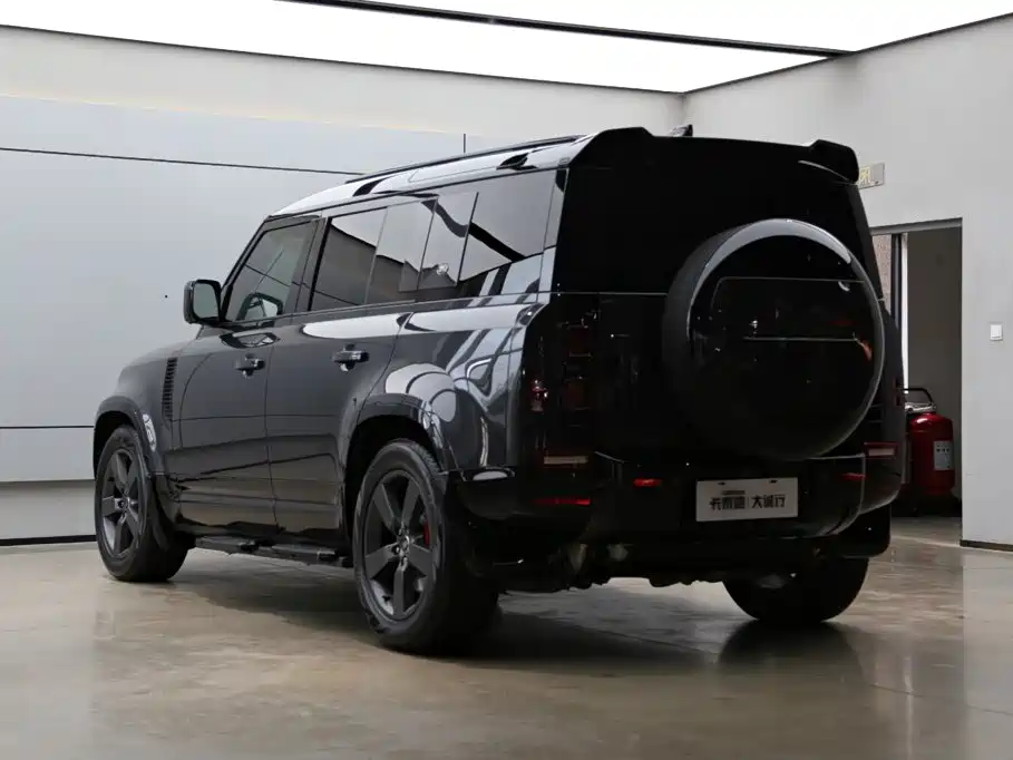 Land Rover Defender — миниатюра 34