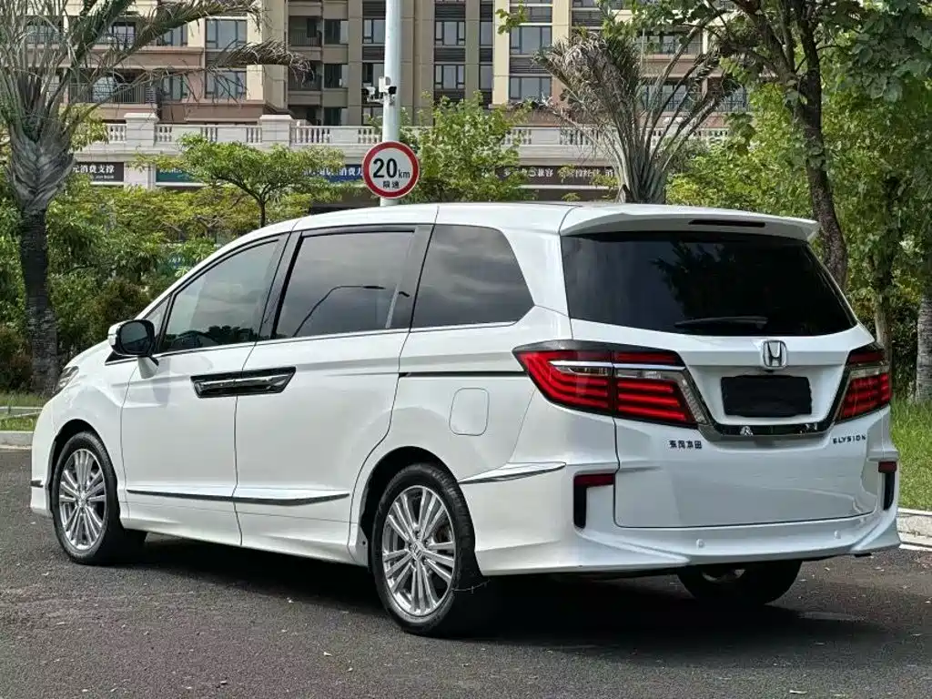 Honda Elysion — миниатюра 7