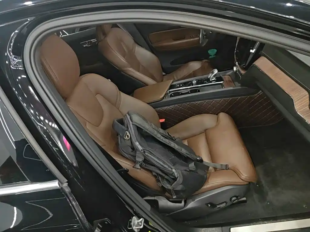 Volvo XC60 — миниатюра 20