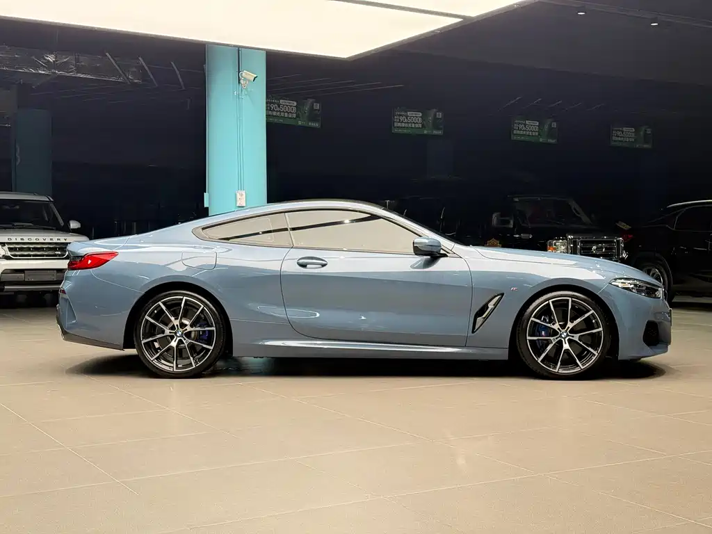BMW 8 Series — миниатюра 3