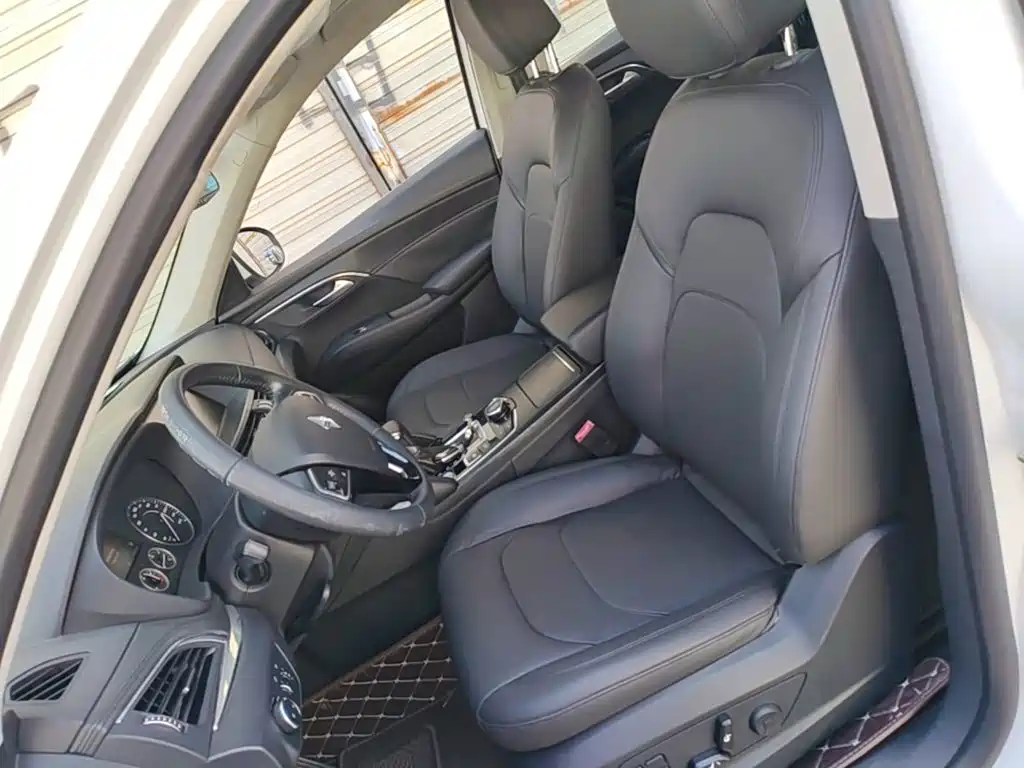 Borgward BX7 — миниатюра 15