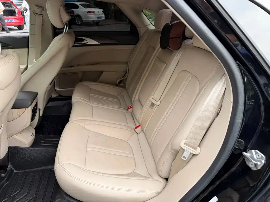 Lincoln MKZ — миниатюра 11