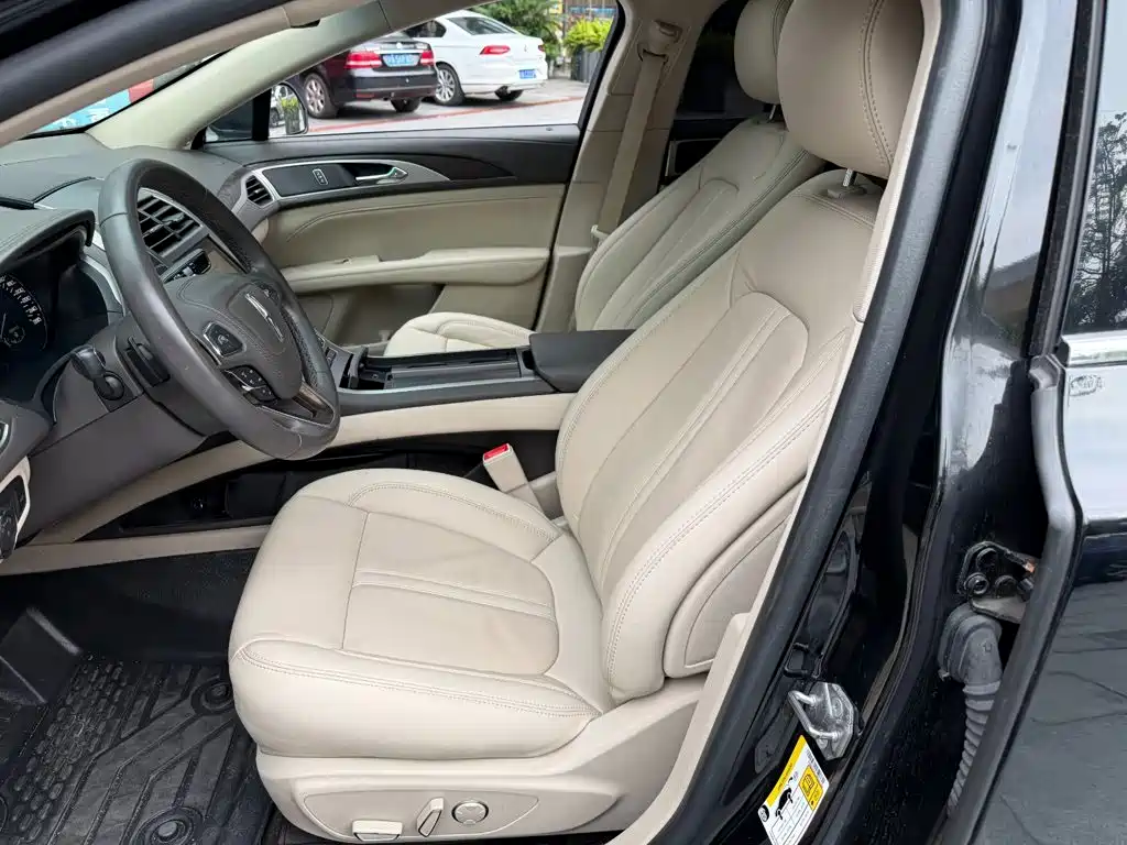 Lincoln MKZ — миниатюра 8
