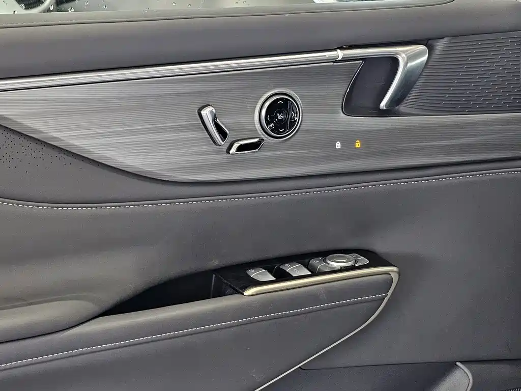 BUICK GL8 NEW ENERGY