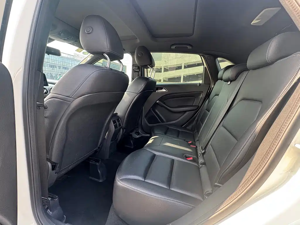 Mercedes-Benz B-Class — миниатюра 11