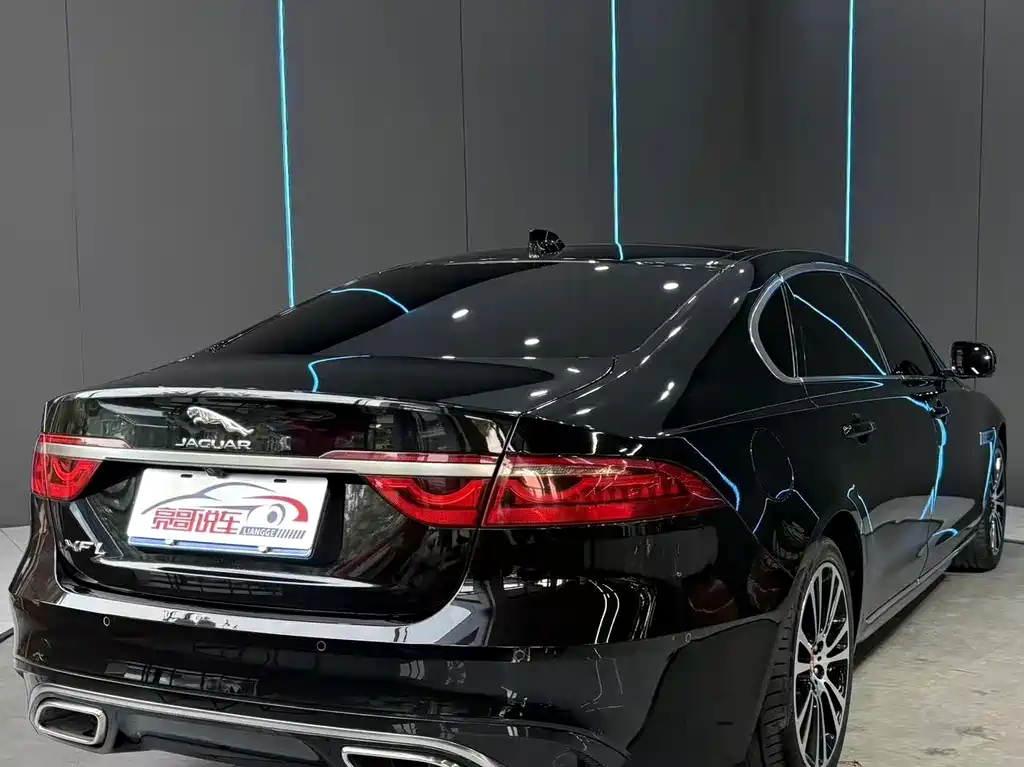 Jaguar XFL — миниатюра 6