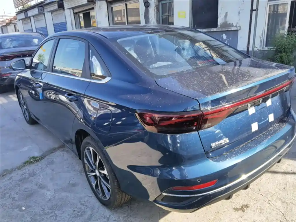 Geely Emgrand 2026 400 1.5L CVT