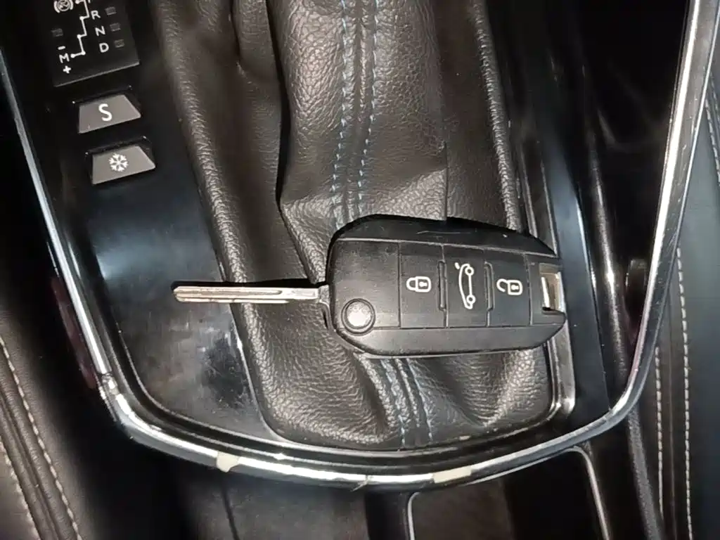 Peugeot 308 — миниатюра 9