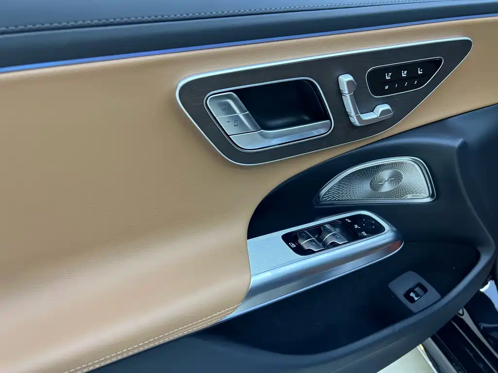 Mercedes-Benz E-Class — миниатюра 9