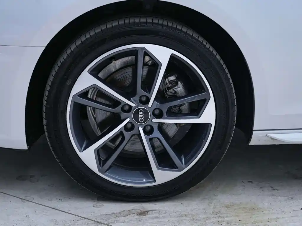 Audi A4L — миниатюра 13