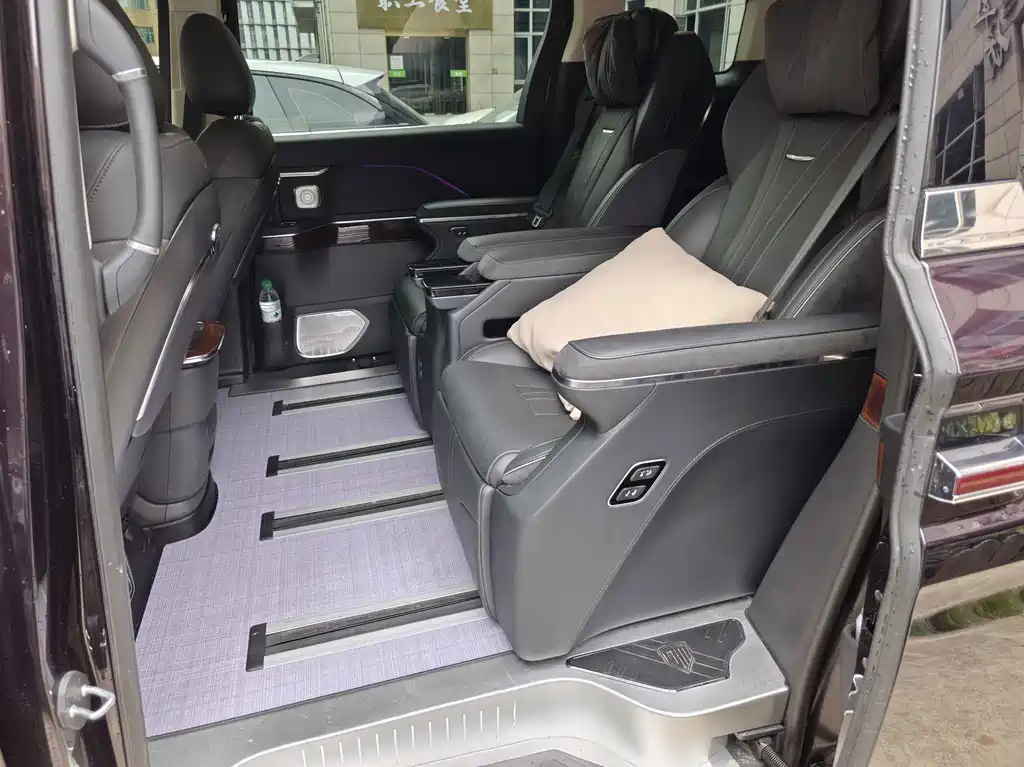 Hongqi Hongqi HQ9 PHEV — миниатюра 11
