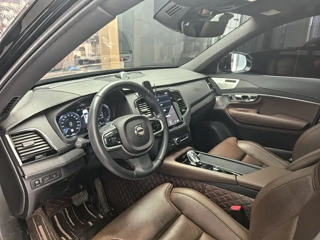 Volvo XC90 2022 E T8 Luxury 7 мест